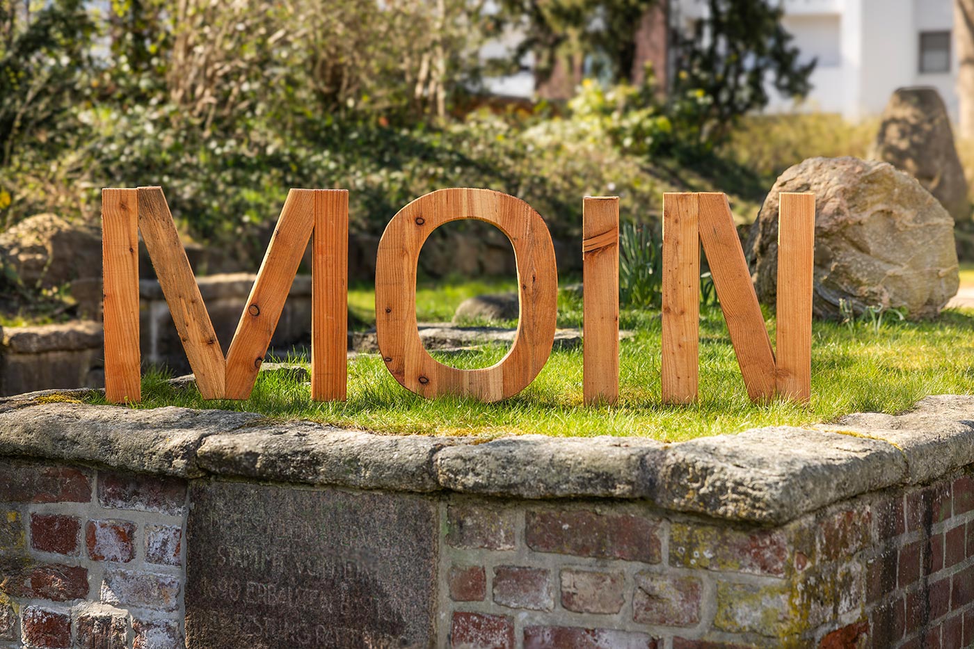 MOIN | Holz-Aufsteller